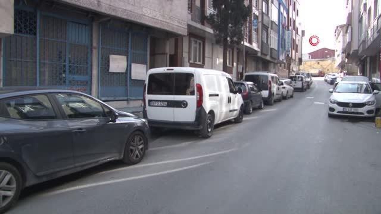 Eyüpsultan'da çöp evde 3 çocuk çıplak halde bulundu