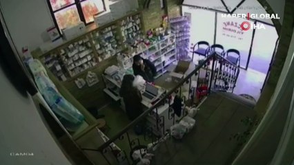 İnatçı keçi girdiği eczanede ortalığı birbirine kattı... "Bizi korkuttu, çıkmak istemedi kovaladı"