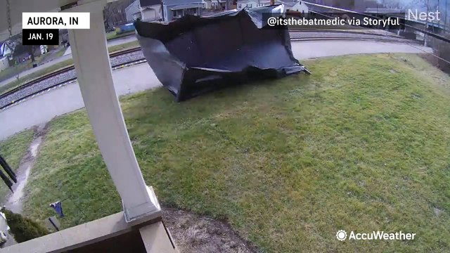 Parts of the Northeast get thunderstorms, others get snow as storm system sweeps through