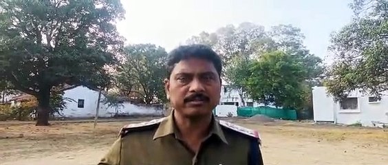 नहीं हट पाए ट्रक, जाम में फंसे सैकड़ों वाहन