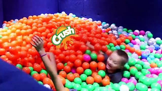 BALL PIT IN OUR HOUSE!! Kids Get 22k! (FUNnel Vision Family) Fun Indoor Activities.mp4