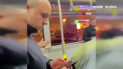 Metrobüste alacak verecek kavgası kamerada! Kadın baygınlık geçirdi