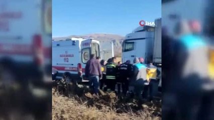 Erzincan'da iki otomobil çarpıştı: 1 ölü
