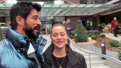 Fahriye Evcen ve Burak Özçivit ikinci bebekleri Kerem'le ilk kez görüntülendi!