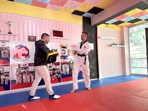 Milli sporcu Recep Özdemir, Para Taekwondo Türkiye şampiyonu oldu