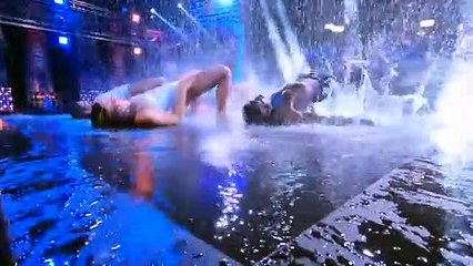 Laura Escanes realiza un sensual baile bajo la lluvia en 'El Desafío'