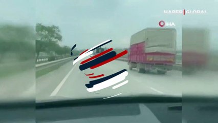 Seyir halindeki kamyonette görenleri hayrete düşüren anlar!
