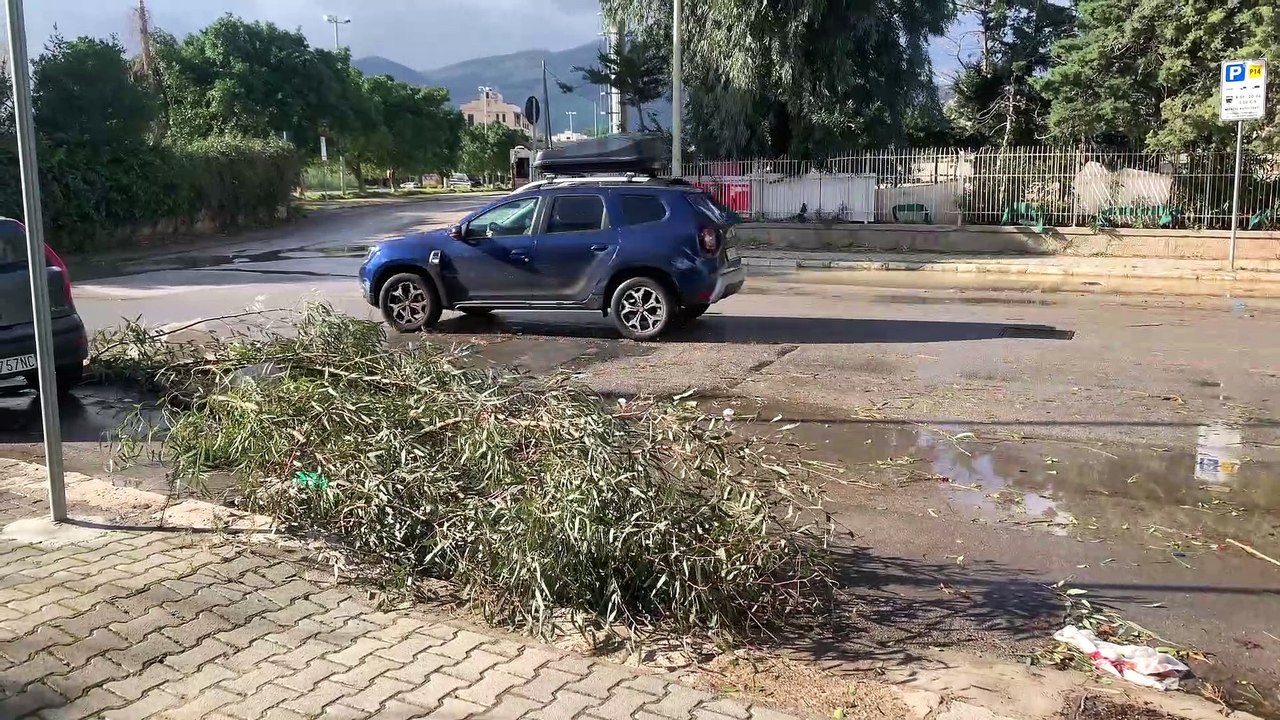 Ingenti i danni creati dalla bufera che la scorsa notte si è abbattuta sulla città di Palermo