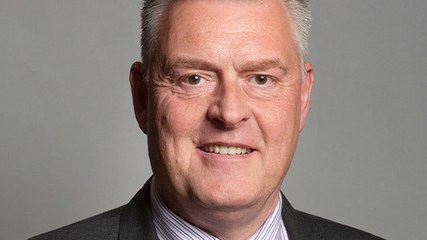 Tory MP Lee Anderson challenges anti-Brexit protester to a boxing match