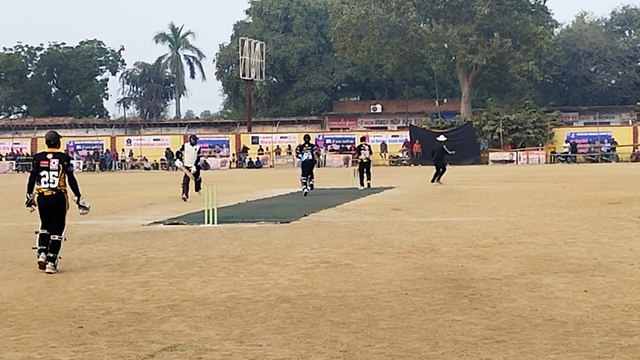 धौलपुर प्रीमियर लीग: अजू क्रिकेट क्लब ने चंद्रमल सुपरकिंग को 5 विकेट से दी शिकस्त....देखें वीडियो