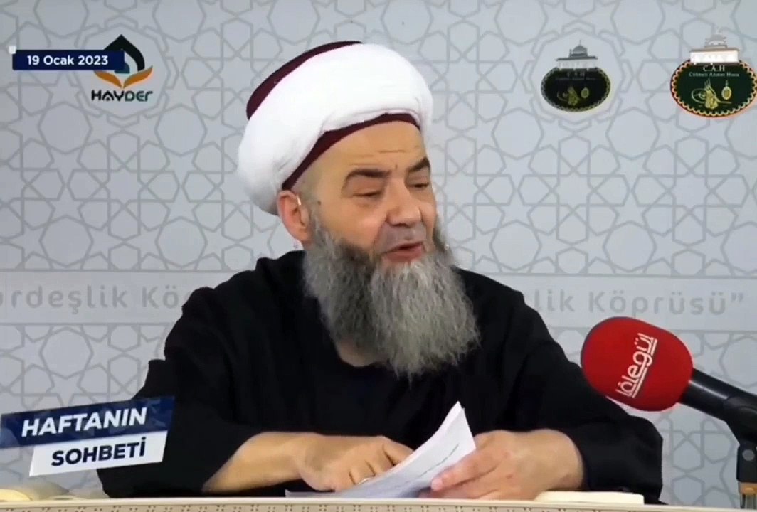 Yeni Akit H.K.G. davasında gerçekleri ortaya çıkardı! Cübbeli Ahmet Hoca 'sohbet niteliğinde' diyerek haberi cemaate okudu