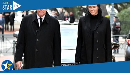 Charlene et Albert de Monaco : Stricts et solennels pour un hommage, le couple soudé après les coups