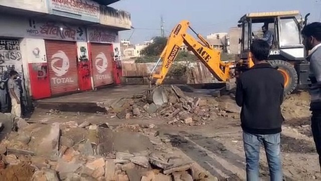 बीकानेर: राष्ट्रीय राजमार्ग की भूमि पर चलाया अतिक्रमण हटाने का अभियान, देखें Video