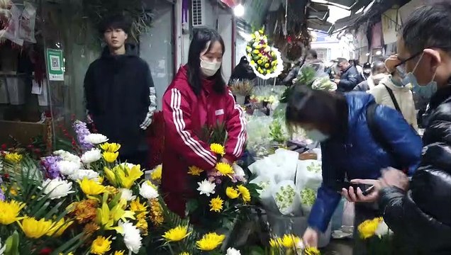 Chine: les marchés de Wuhan se préparent à célébrer le Nouvel An