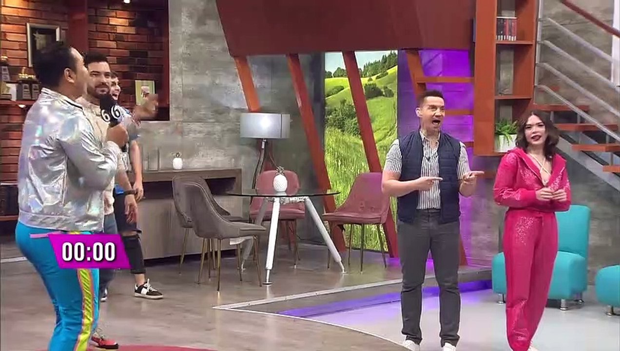 Asqueroso concurso hace vomitar a conductores en pleno programa