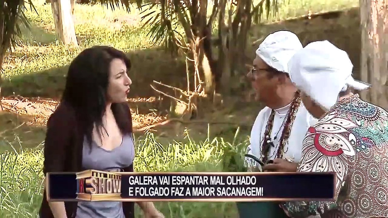 Folgado finge que é pai de santo e faz a maior sacanagem com o pessoal