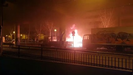 Enésimo incendio en Sant Adrià: vuelven a arder contenedores