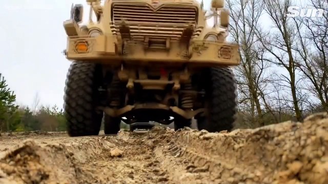 Ukrainian soldiers train to counter Russian airborne assaults