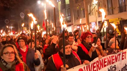 فرنسا تعيش واقعا اقتصاديا متأزما.. هل تسير نحو الأسوأ؟