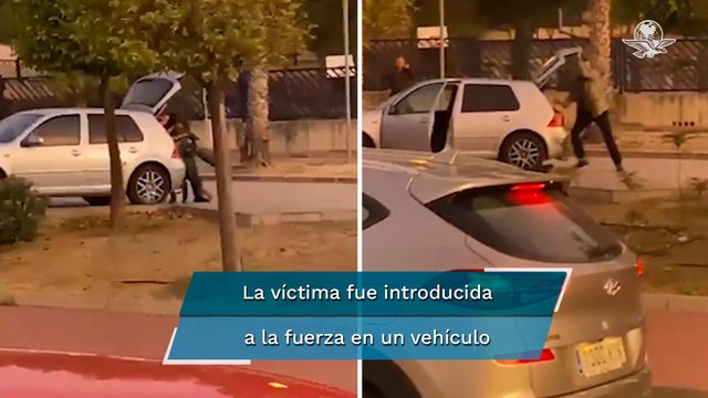 Capta momento exacto de secuestro de una mujer