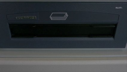 9 Celebrities Who Lost Their Fortunes and What Went Wrong 💸