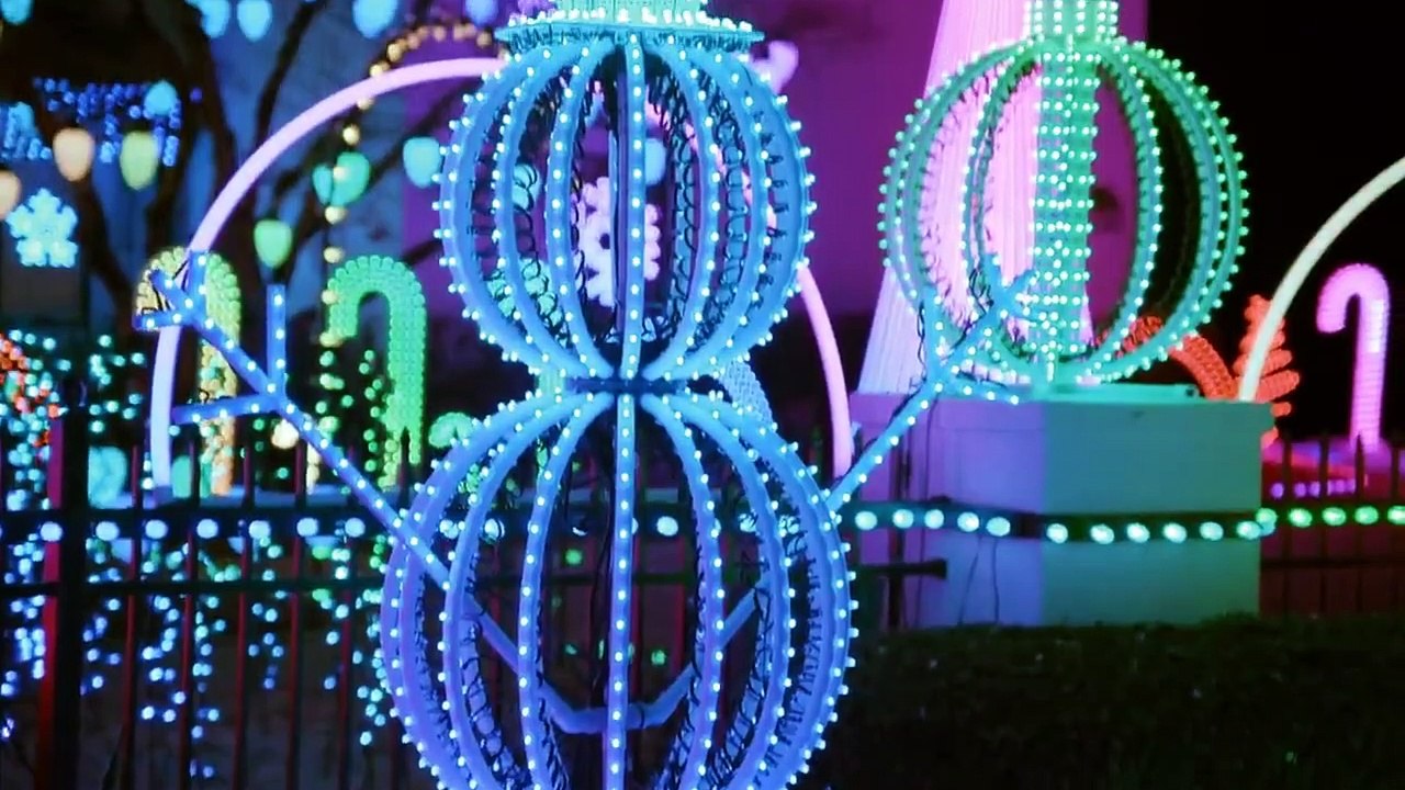 The Great Christmas Light Fight - Se8 - Ep05 HD Watch