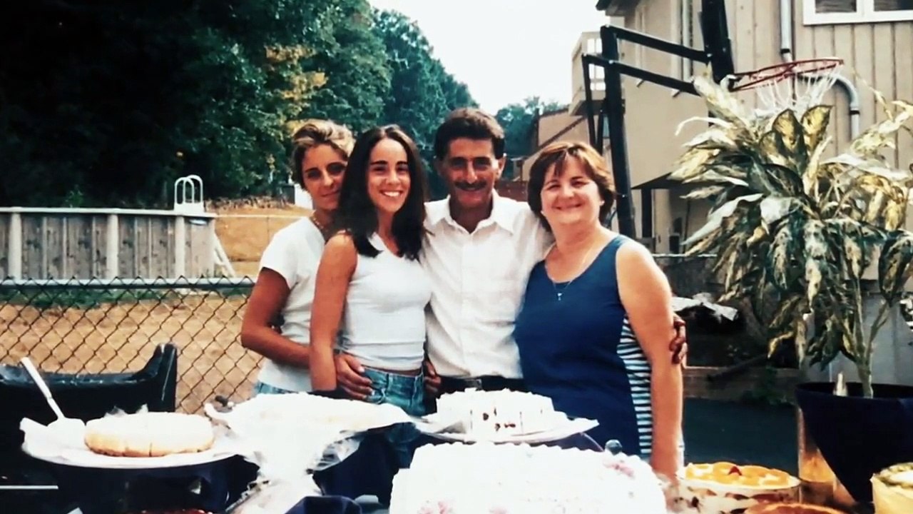 The Killer Beside Me - Se3 - Ep01 - Danger Travels HD Watch