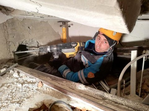 Elazığ depreminin simgesi Azize'nin gerçek kahramanı ortaya çıktı