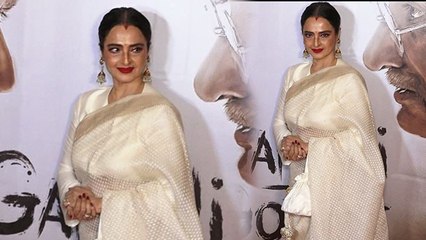 Rekha White Saree Look में लगी बेहद खूबसूरत, Fans ने लुटाया प्यार |Boldsky*Entertainment