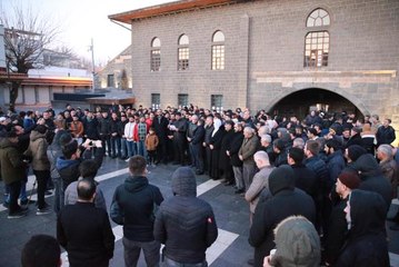 İsveç'te Kur'an-ı Kerim yakılması Muş ve Hakkari'de protesto edildi