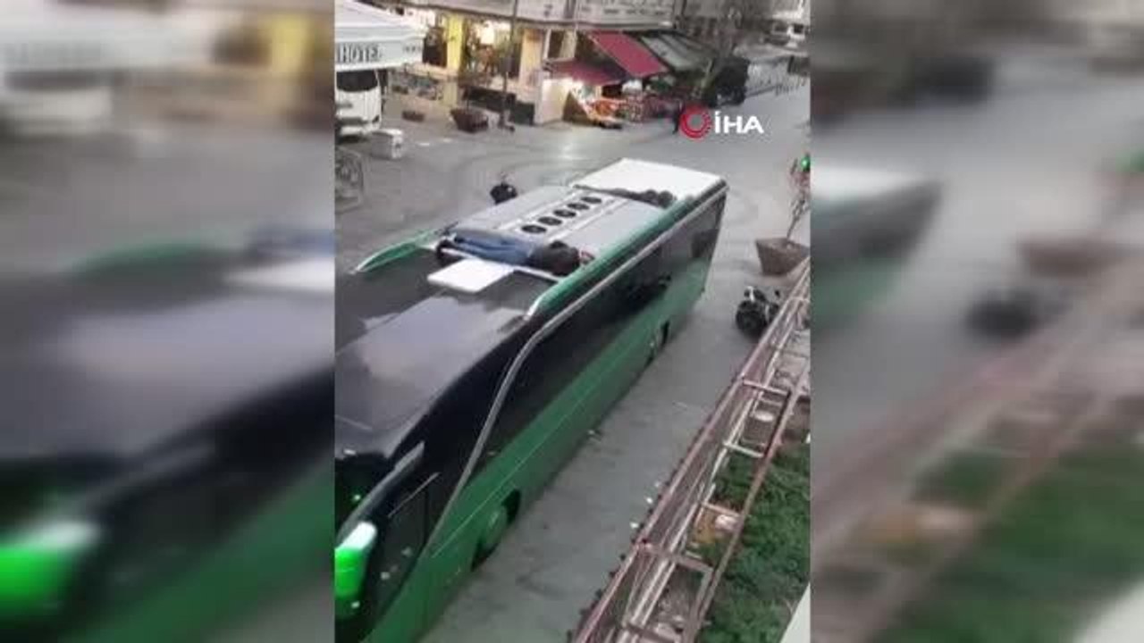 İstanbul'da Yunan otobüsünün üstünde gizlenen Faslı şahıslar yakalandı