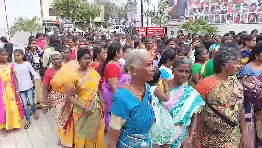 கோவையில் சிங்கப்பெண்களுக்காக திரையிடப்பட்ட ‘வாரிசு’ ஸ்பெஷல் ஷோ... ஆட்டம் பாட்டம் என அதகளப்படுத்திய வீடியோ இதோ