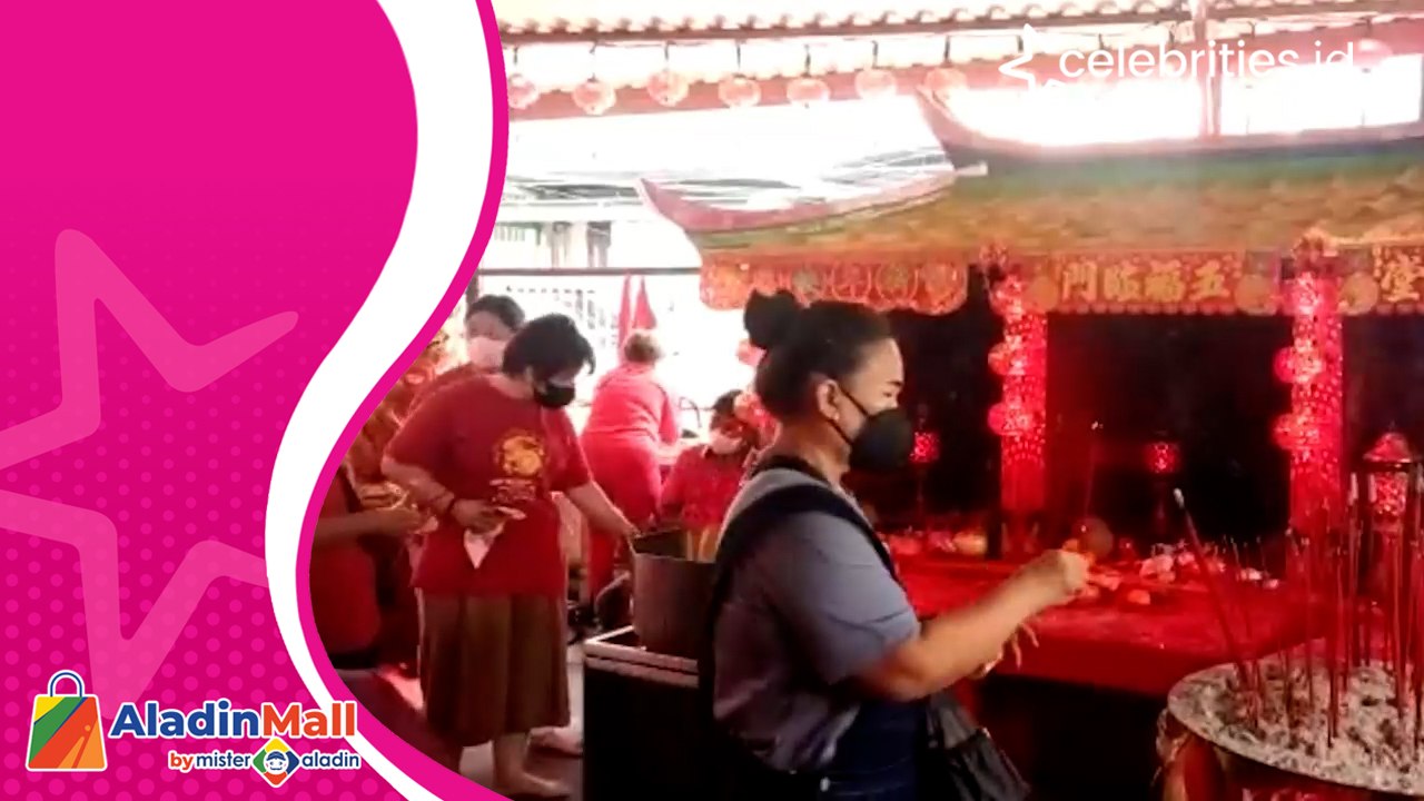 Khidmat, Suasana Imlek di Wihara Dharma Bakti Jakarta Barat