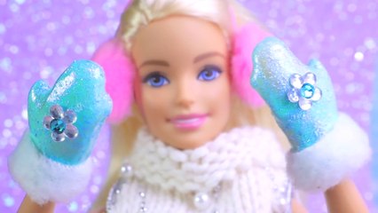 7 Barbie Hacks and Crafts! Barbie Frozen mittens, Ice Cream bag, Cosmetics REALLY WORKS