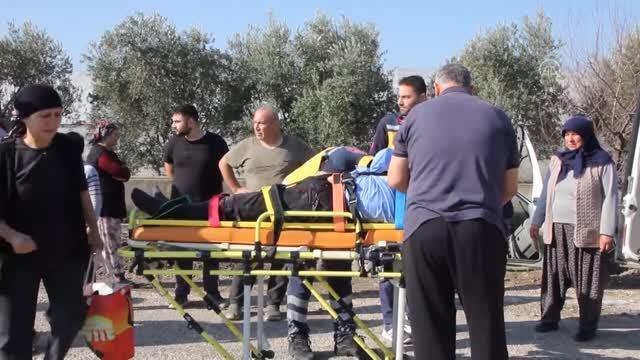 Antalya'da devrilen araçta sıkışan sürücüyü itfaiye kurtardı