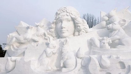 Tavşan Şekilli Buz ve Kardan Heykeller Çin'in Buz Kentini Süslüyor