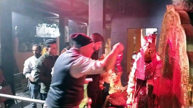 मौनी, शनिश्चरी अमावस्या पर मंदिरों में हुई विशेष पूजा-अर्चना