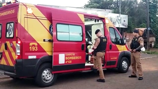 Durante briga, padrasto desfere golpes de faca em enteado