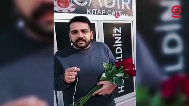 İsveç’te Kur’an-ı Kerim yakma girişimine karşı Mardinli gençler kiliselerde gül dağıttı