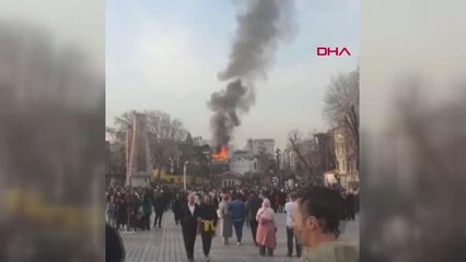SULTANAHMET'TE 2 KATLI BİNANIN ÇATISI ALEV ALEV YANDI-1