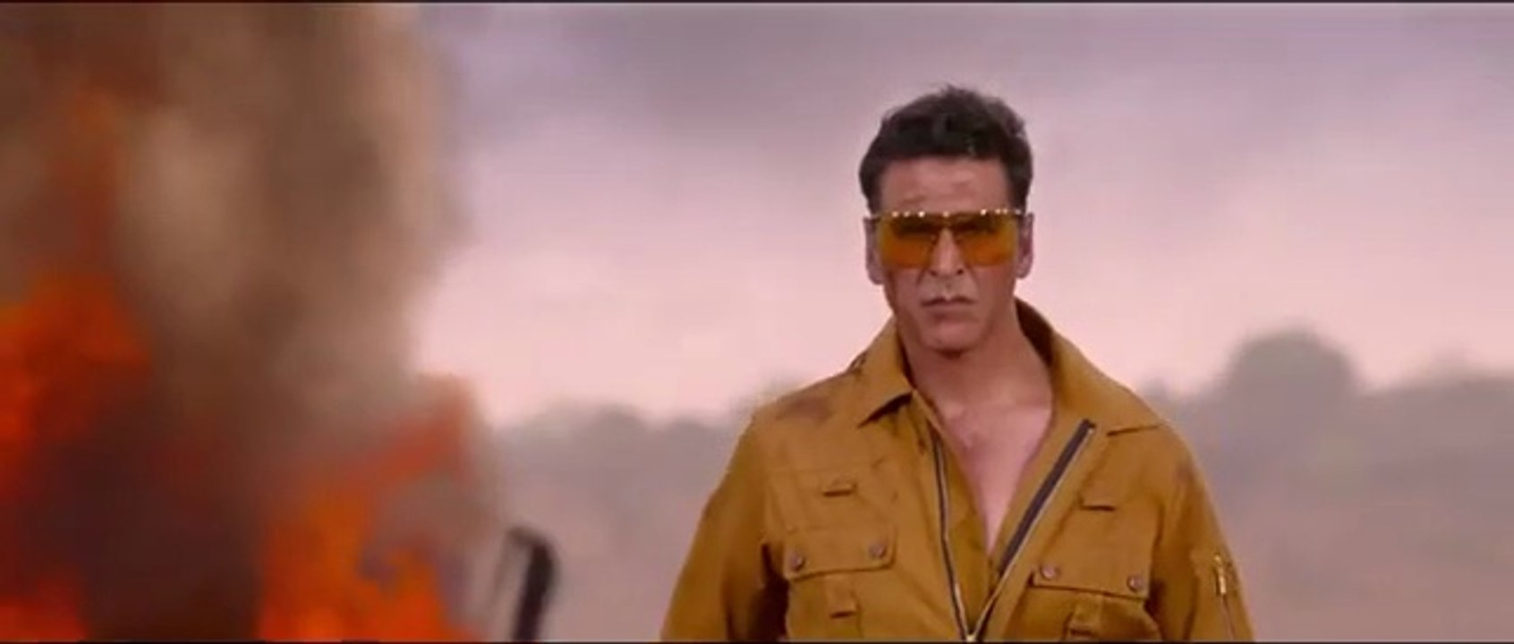 SELFIEE_Official_Trailer___Akshay_Kumar%2C_Emraan%2C_Nushrratt%2C_Diana ...