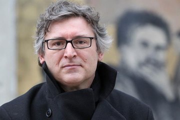 "انتهينا نهاية سيئة".. تعليقات مثيرة للجدل للكاتب الفرنسي ميشيل أونفري حول الاضطرابات التي تعرفها أوروبا