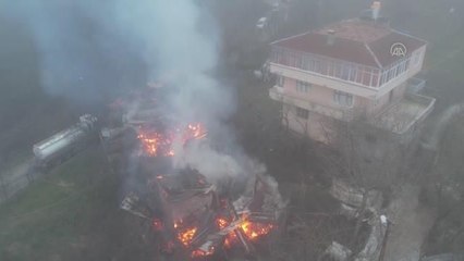 KASTAMONU - Çıkan yangında 2 ev kullanılamaz hale geldi