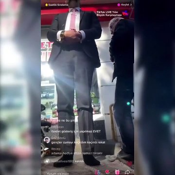 Papağana işkence eden Murat Özdemir sokakta canlı yayın açıp namaz kıldı