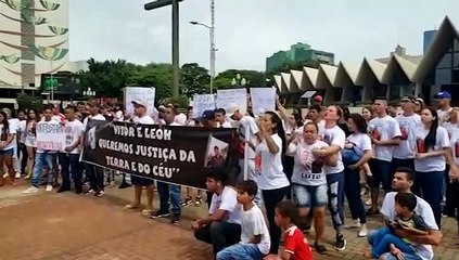 Video herunterladen: Familiares de jovens mortos no Morumbi pedem justiça em manifestação no Centro de Cascavel