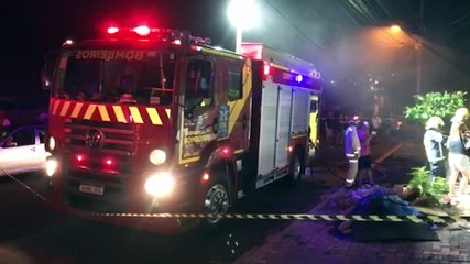 Corpo de Bombeiros controla incêndio em residência no Cascavel Velho