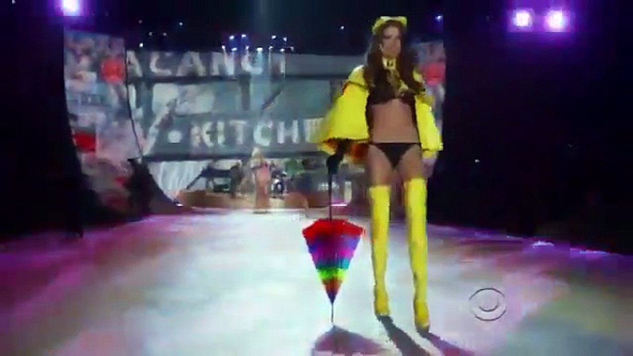 Victoria's Secret Fashion Show ---  Bruno Mars - Locked Out Of Heaven