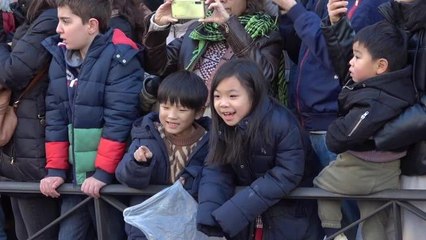 İspanya Çin Yeni Yılı'nı Büyük Bir Geçit Töreni ile Kutladı