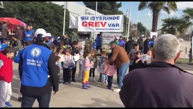 Kartonsan İşçilerinin Grevi 33 Gündür Devam Ediyor: Kartonsan Büyük Bir Firma Ama Bizimle Birlikte