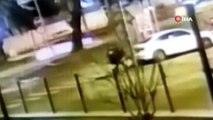 Fatih'te dehşet anları kamerada: Yolda yürüyen şahıs bıçakla gasp edildi